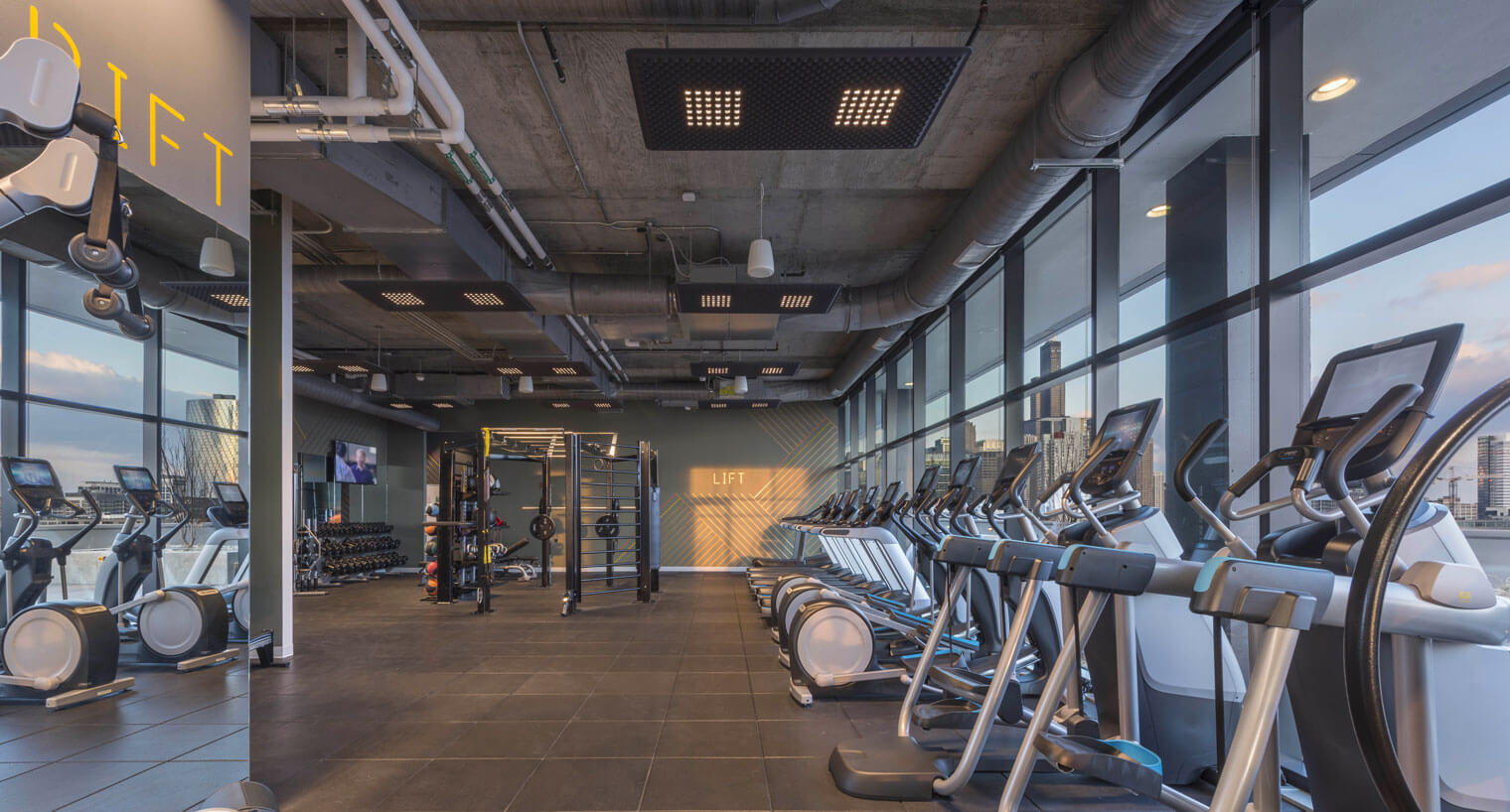 3d rendering of a modern fitness center with mirrored walls